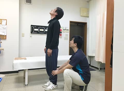 疼痛誘発動作を用いた筋膜リリース